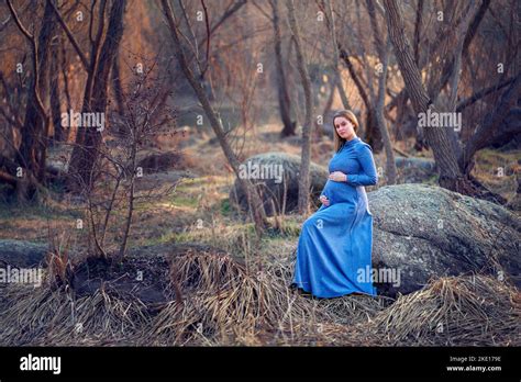 Cute Pregnant Brunette Hi Res Stock Photography And Images Alamy
