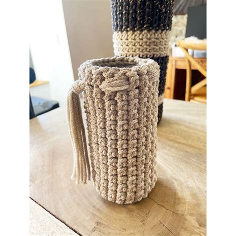 Vases originaux verrerie habillée au crochet en corde coton avec filet