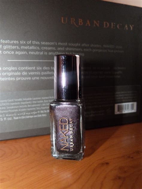 Au Fil D Ariane Le Coffret De Vernis Naked Par Urban Decay