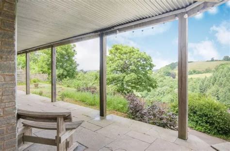 Netflix S Sex Education Chalet Given Run For Its Money By Trendy Symonds Yat Home On Market For