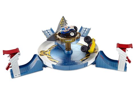 Ripley Set Hot Wheels Monster Trucks Lucha Contra Tibur N