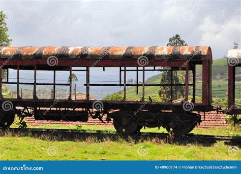 Coche De Tren Viejo En Paisaje De La Naturaleza Sri Lanka Foto De