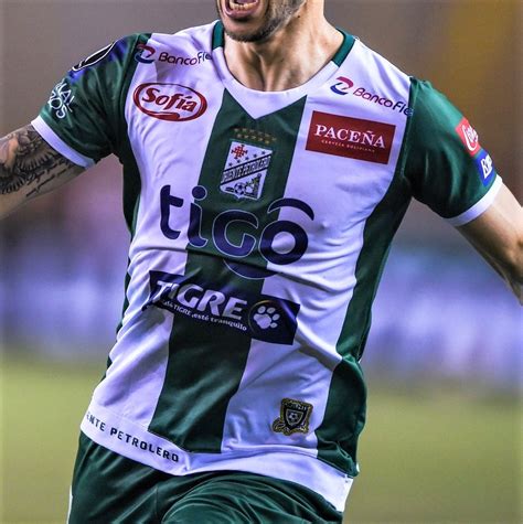 Oriente Petrolero Away Kit