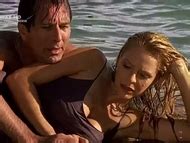 Naked Julia Kent In Klinik Unter Palmen