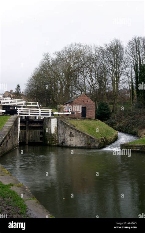rise locks  downstream stock photo alamy
