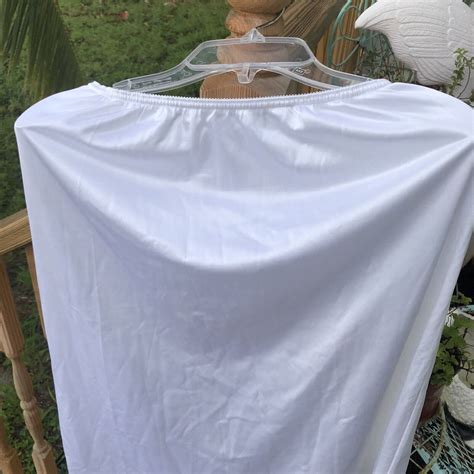 Warners Lingerie Off White Slinky Half Slip Sz S Lace Gem