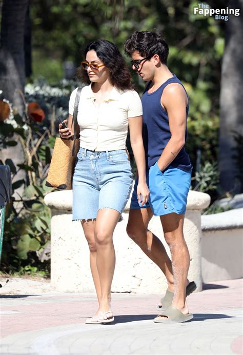 Camila Mendes Shows Off Her Sexy Bikini Body On The Beach In Miami Photos OnlyFans Leaked