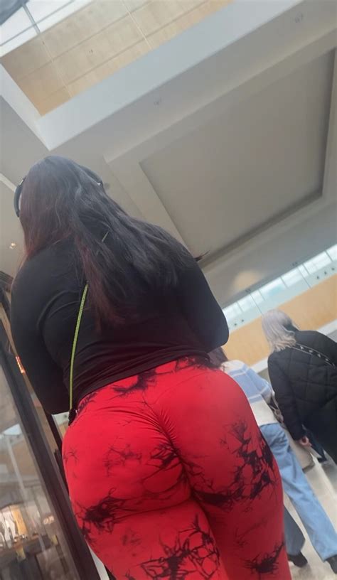 Massive Pawg Ass In Red Leggings Spandex Leggings Yoga Pants Forum