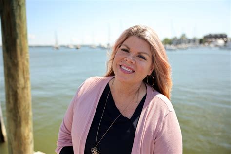 Stylists debate whether hair color blocks work for every person