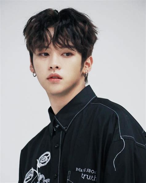 Минхо stray kids фото в полный рост