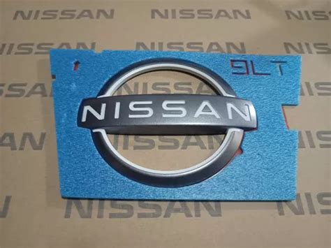 Emblema Trasero Nissan March Nuevo Original Linea Nueva