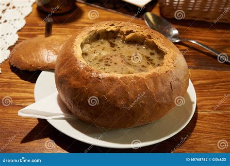 Soupe Traditionnelle Polonaise Zurek En Pain Foyer S Lectif Photo