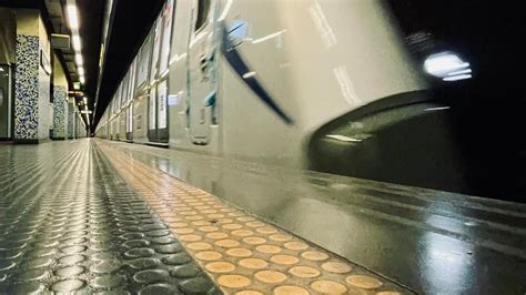 Metro Linea 1 Napoli Via Libera Al Terzo Treno Aumenta La Capienza