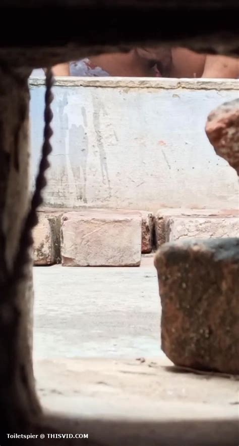 Aunty Washing Her Pussy And Ass Thisvid T Rk E