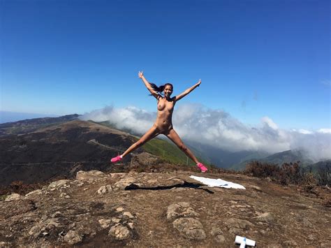 Solo Redhead Babe Loves Taking Pictures Of Her Naked Body 15 Photos