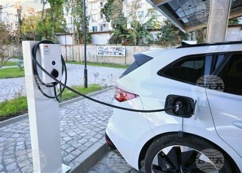 Хората с увреждания ще имат право на безплатна винетка за електрически ...