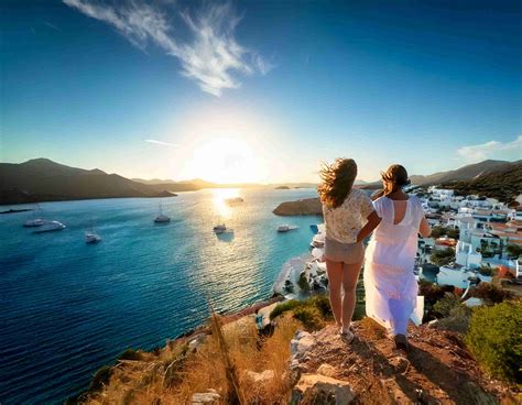 Homecoming Dream vs. Harsh Reality: The Challenges for Greeks Returning