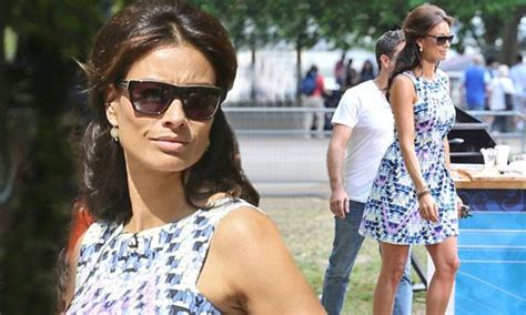 Melanie Sykes Looks Sizzling Hot As She Films Let S Do Lunch With Gino Mel Daily Mail Online