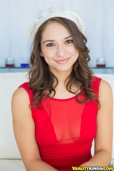 L adolescente latina Sara Luvv passa a farsi sbattere la figa in profondità Porno Foto XXX Foto