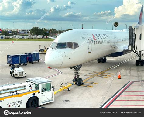 Orlando Florida Usa June 2023 Front Delta Air Lines Boeing – Stock ...