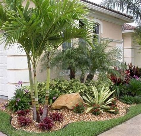 40 Handsome Tropical Front Yard Landscape Ideas For Your Home Landscapedesign Lan Tropical