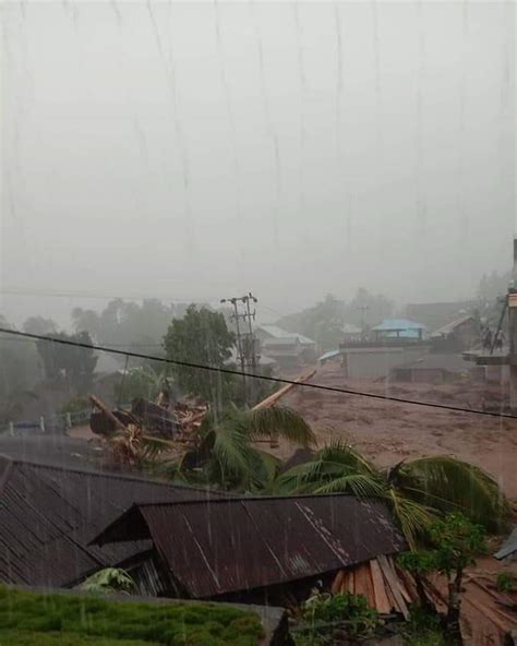 Banjir Bandang Serta Tanah Longsor Porak Porandakan Desa Lebo Kecamatan