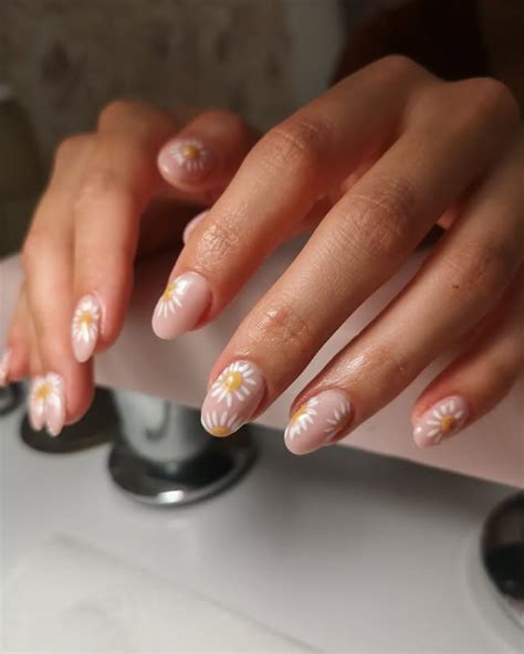 35 Short Nude Almond Nails Inspos For Your Next Manicure Fashion And Finger Tips