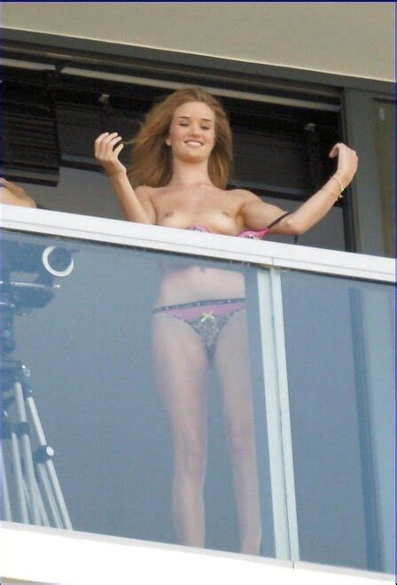 Girls R 1262 1600x1200 Porn Pic