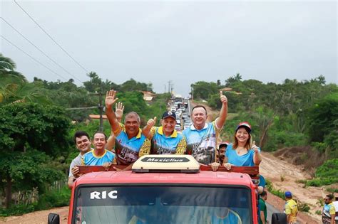 Os Deputados Prestigiam Inaugura O Da Estrada De Acesso Praia De