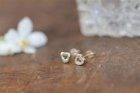 DARCY Gold Silhouette Heart Earrings Joulberry