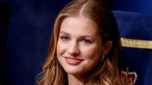 La Princesa Leonor Triste Y Agobiada Tras Ver La Luz Sus Fotos En Bikini El Consejo Que Le