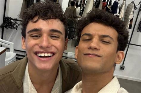 A cena é sobre amor afirma ator que protagonizará beijo gay às h na tevê