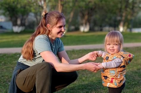 Настойчивая и целеустремлённая: как живёт маленькая Алиса с ...