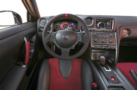 R35 Nismo Interior