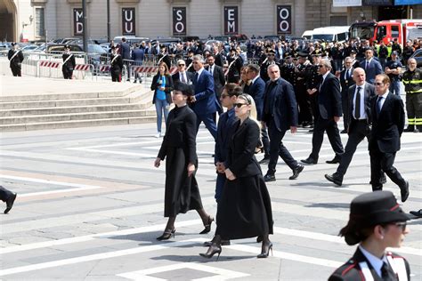 L Ultimo Saluto A Silvio Berlusconi Le Foto Del Funerale Formiche Net