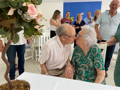 75 Anos De Casado - Casal de SC celebra 75 anos de casados: 'Estão vivendo o felizes para ...