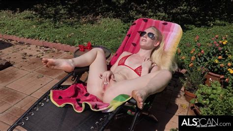 Emma Starletto Pounds Her Shaved Pussy With Huge Toy Solo Solo Porn XHamster