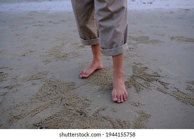 Kids Feet Beach Stock Photo 643651 | Shutterstock