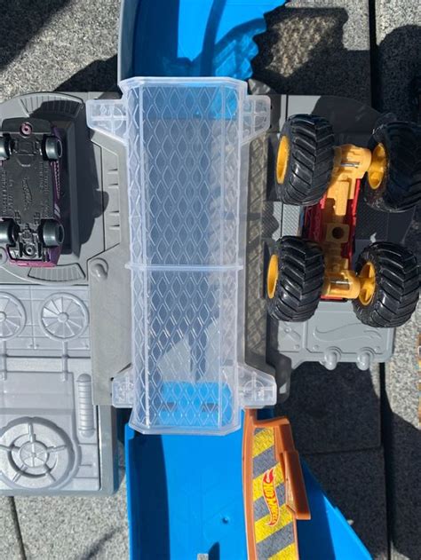 Hot Wheels Monster Truck Skorpion Bahn Set D occasion à Kleinandelfingen pour CHF 15 avec