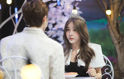 Hot girl từ chối hẹn hò với chàng trai thích thầm mình suốt một năm