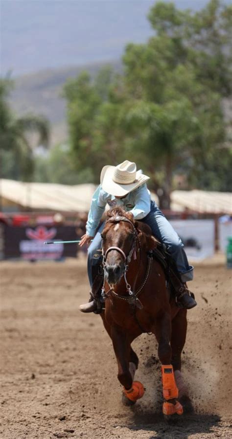 Jinetes ganan primeras medallas para Querétaro Rómpela Más