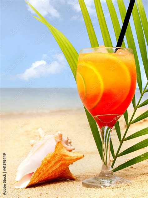 Sex On The Beach Cocktail Am Strand Stock Photo Adobe Stock