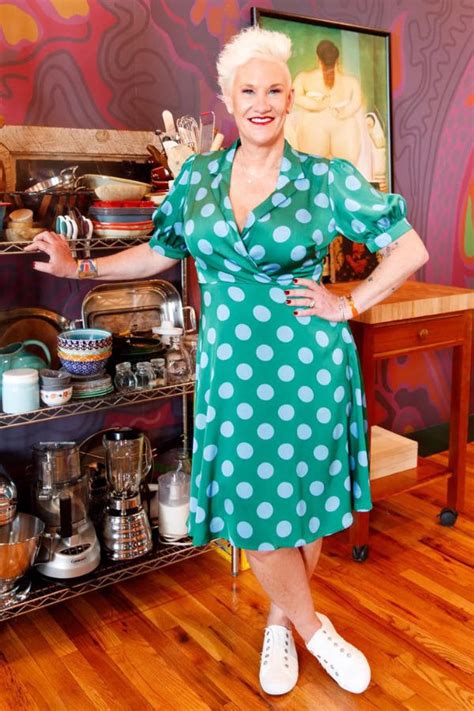 Anne Burrell died by suicide from acute intoxication of 4 drugs