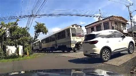 Choque Con Tren En San Joaqu N Deja Persona Atrapada Telediario Costa Rica