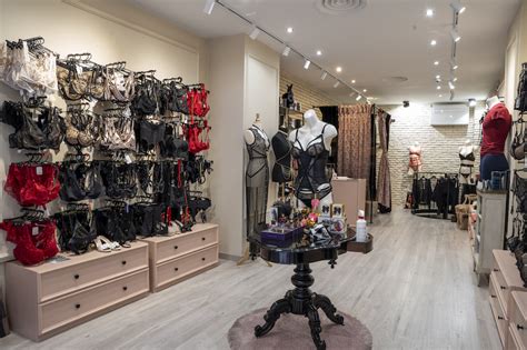 Madame Sensuelle La Boutique De Lingerie Et Accessoires Chics D Couvrir Dans Le E Le Bonbon