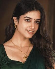 bhagyashri borse movies bhagyashri borse height age husband