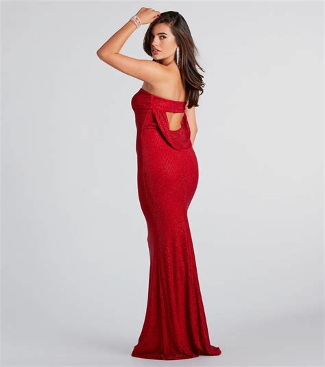 Formal Dresses For Curvy Women & Windsor