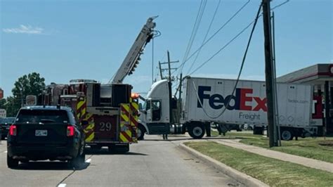 Traffic Alert Downed Power Line Causes Backups At 71st And Riverside