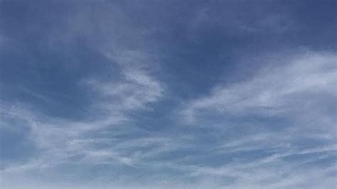 Bikini Clad Hailey Baldwin Heats It Up At The Beach Sans Justin Bieber