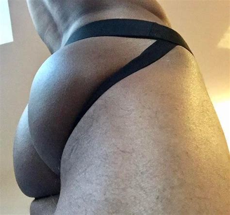 Does My Ass Look Fat In This Scrolller